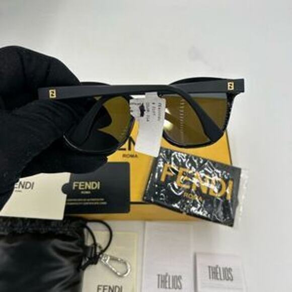 Unisex Fendi cat eye sunglasses made in Italy NWT - Picture 5 of 9